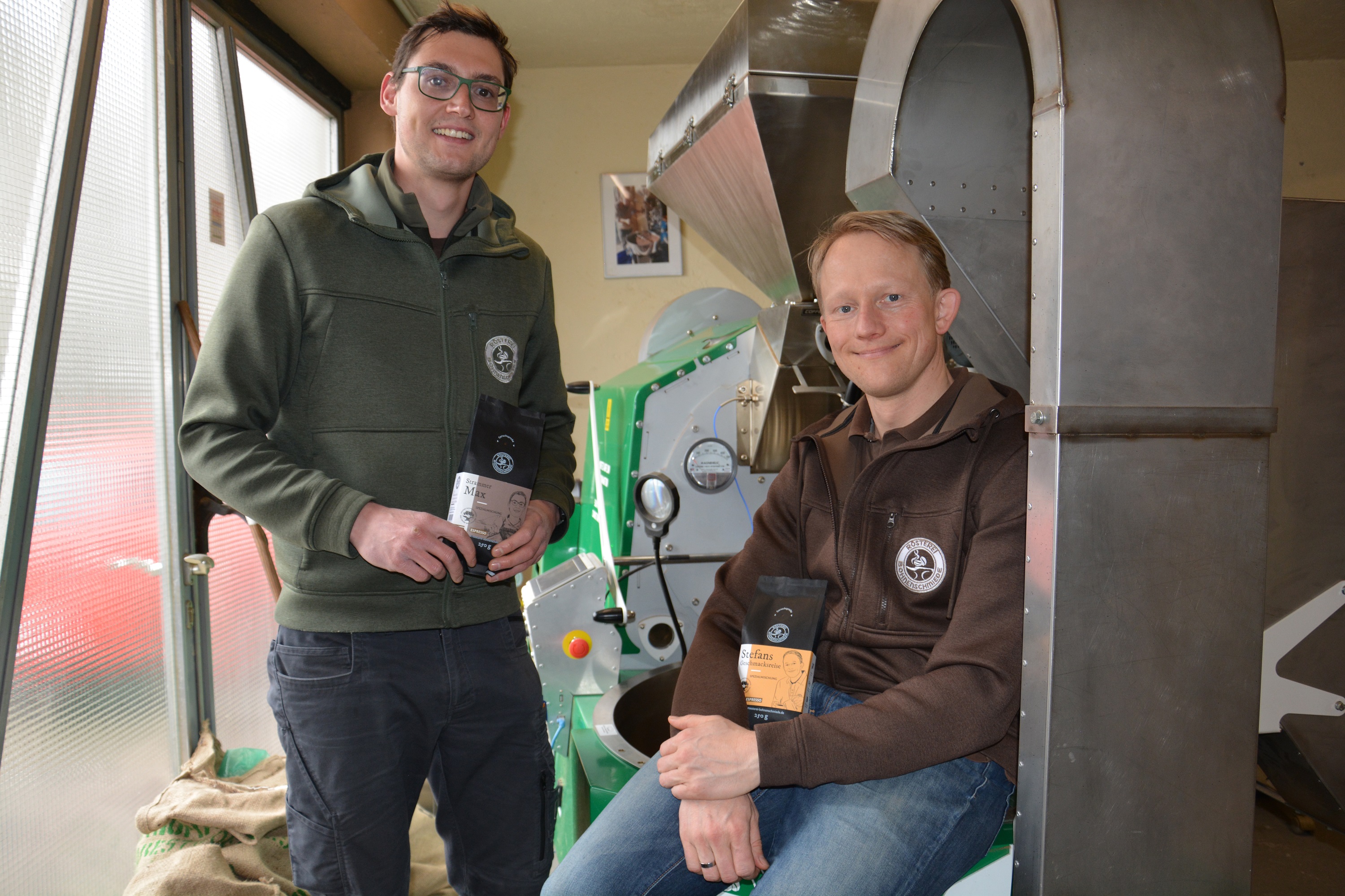 Max Schmid und Stefan Steidle von der Bohnenschmiede in Wehringen bei Augsburg. Foto: Annika Müller