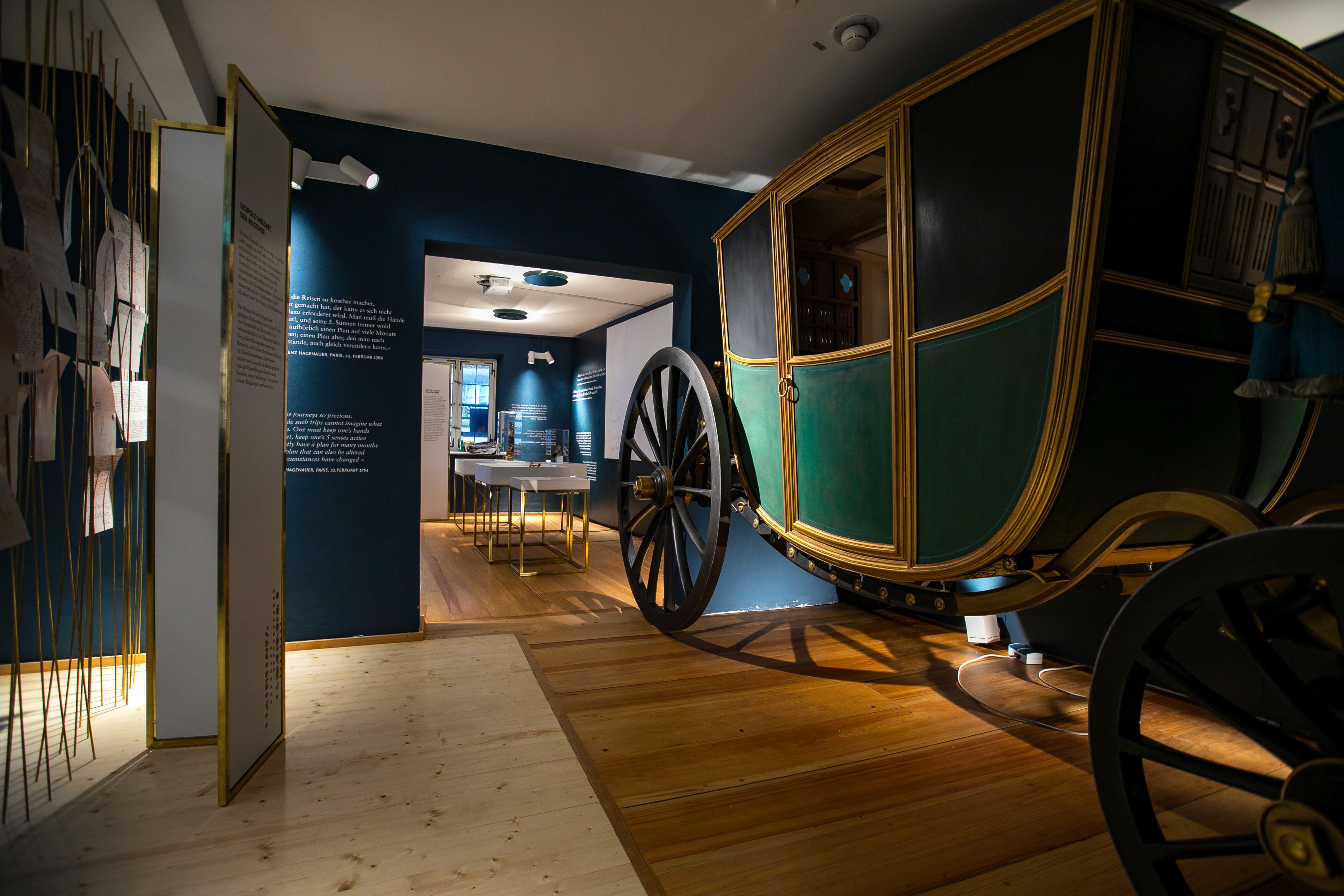 Die begehbare Kutsche im Leopold Mozart Haus in Augsburg, Bild von Christian Menkel
