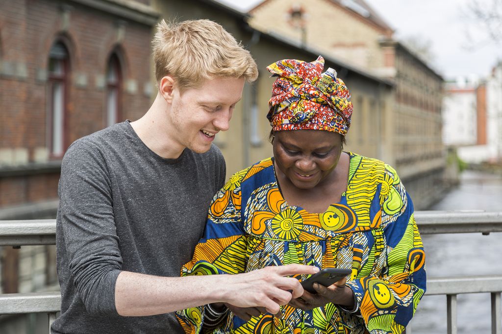 App Integreat, Augsburg, Sprache, Verständigung, Asylsuchende, Fachkräfte