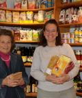 Anna und Theresia Kreppold im Hofladen