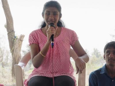Swarna Lakshmi (15) ist Premierministerin ihres Dorfes im Kinderparlmanent