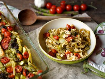 One-Pot Pasta mit Spargel, Rezept von der Rollenden Gemüsekiste, Bild von Oekokiste.ev