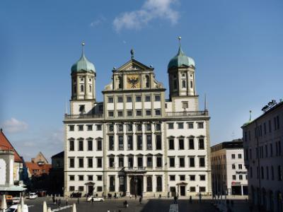 Im Augsburger Rathaus tagt auch der Stadtrat der Stadt Augsburg. 