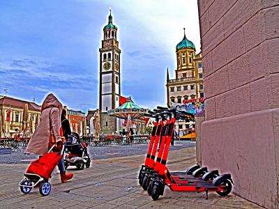 E-Scooter, Augsburg, Rathaus, Foto: Cynthia Matuszewski 