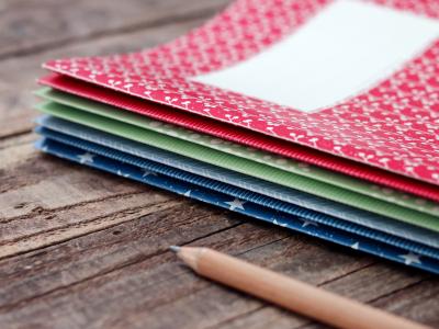 minouki Heftumschläge aus 100% Recyclingpapier. Foto: minouki