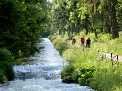 Fahrradtour am Lochbach im Sommer