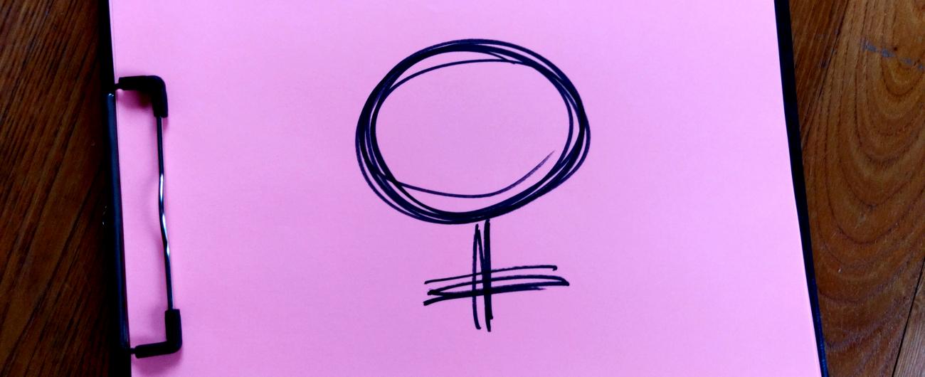 Symbol für Frauen auf rosa Hintergrund. Foto: Cynthia Matuszewski