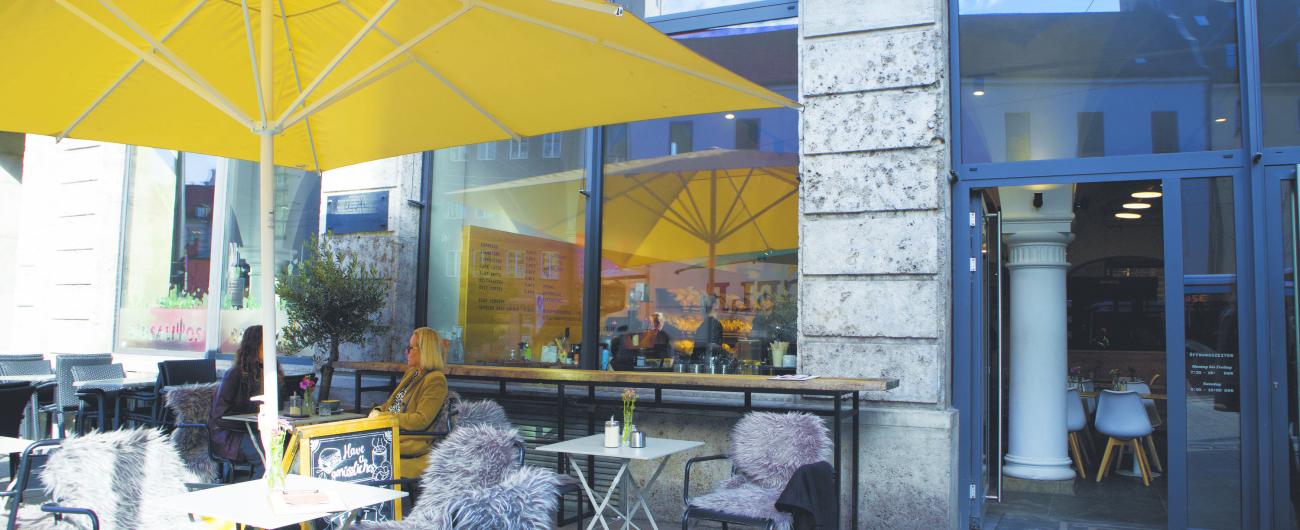 Fassade von Biobäckerei 32 Grad am Augsburger Moritzplatz