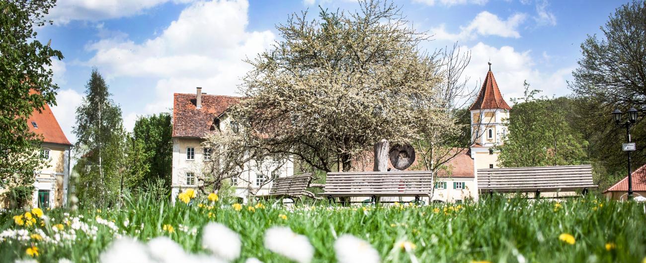 Foto: Schloss Blumenthal, SoLaWi, Hotel, Biergarten, Augsburg
