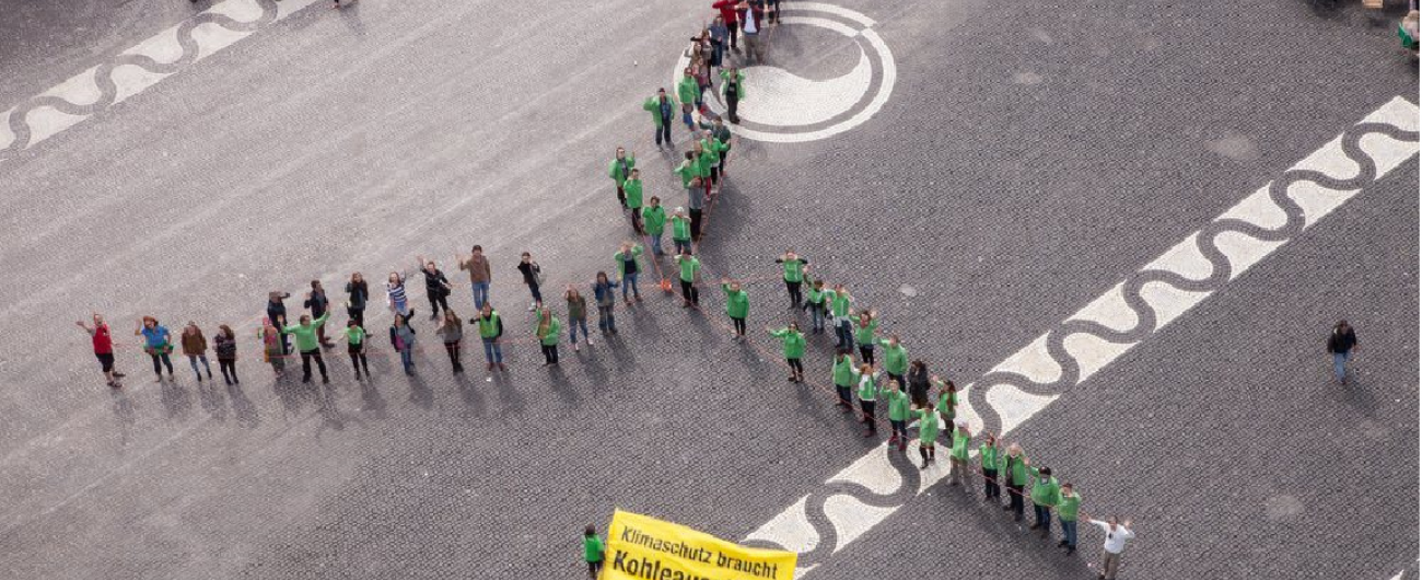 Greenpeace: Windrad auf dem Augsburger Rathausplatz. Foto: Augsburger Greenpeace Lokalgruppe