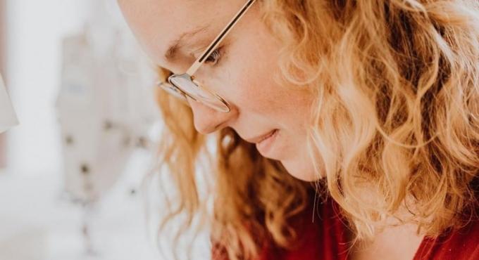 Die Schneiderin Stefanie Asemann aus Schwabmünchen. Foto: Mia Moden