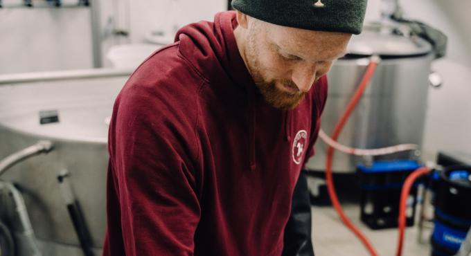 Christopher Detke, einer der Gründer der Augsburger Brauerei Rotes Pony. Foto: Rotes Pony