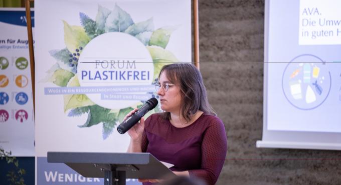 Schirmfrau Martina Wild bei der Begrüßung