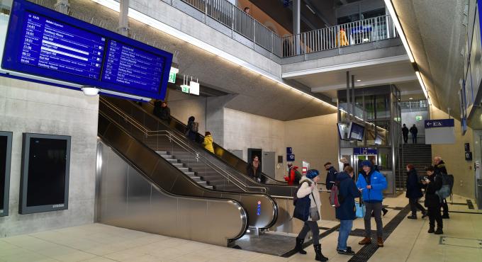 Die neue Zwischenebene beim Hauptbahnhof Augsburg.