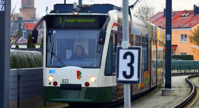 Straßenbahn Linie 3 von Augsburg HBF nach Königsbrunn. Foto: SWA / Thomas Hosemann