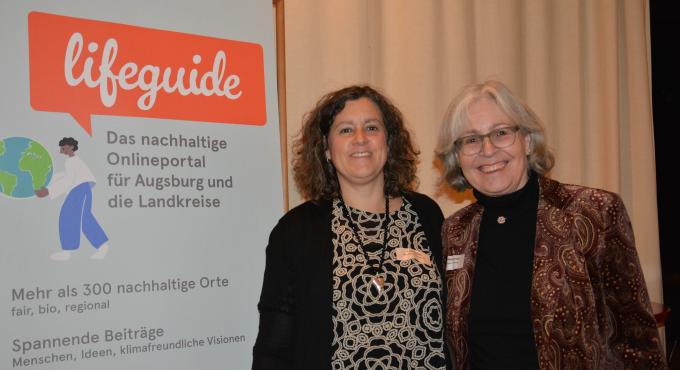 Erstes Lifeguide Netzwerktreffen in Augsburg. Redaktion von links: Cynthia Matuszewski und Sylvia Schaab. Foto: Annika Müller