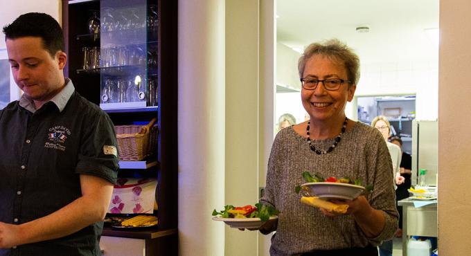 Im GeNuss Café wird man herzlich bedient