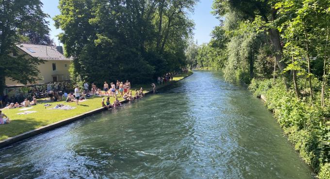 Baden im Augsburger Eiskanal