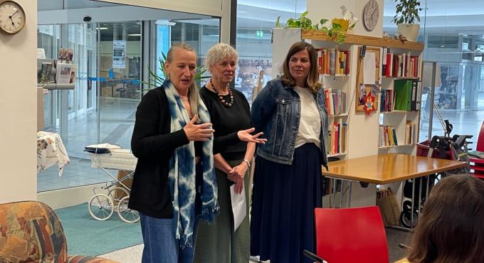 Vorstellung des Projektes Kniffel und Knödel im Wohnzimmer im Schwabencenter.