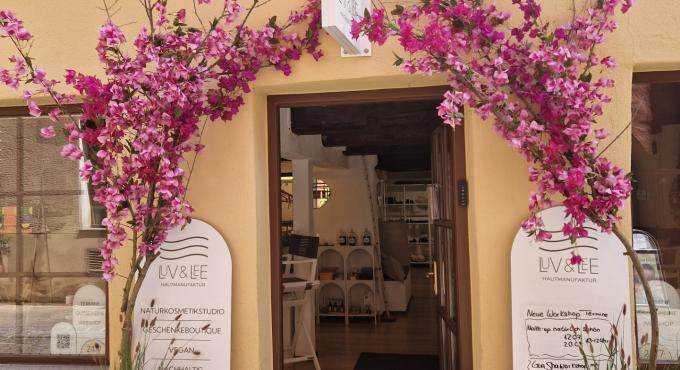 Eingang der Hautmanufaktur Luv&amp;Lee