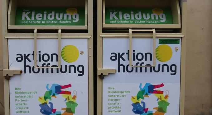 Altkleider-Container der atkion hoffung.