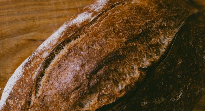 Frisches Brot der via bakery, Foto Dominik Kneißl