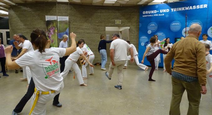 Capoeira mit Teilnehmenden
