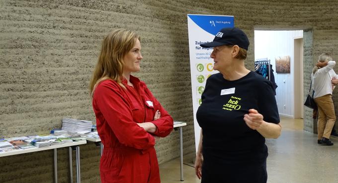Cesy Leonard im Gespräch mit Susanne Thoma. Foto: Alina Gramalla