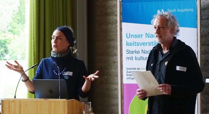 Die Moderatorinnen des Abends: Anne Schuester, Dr. Norbert Stamm