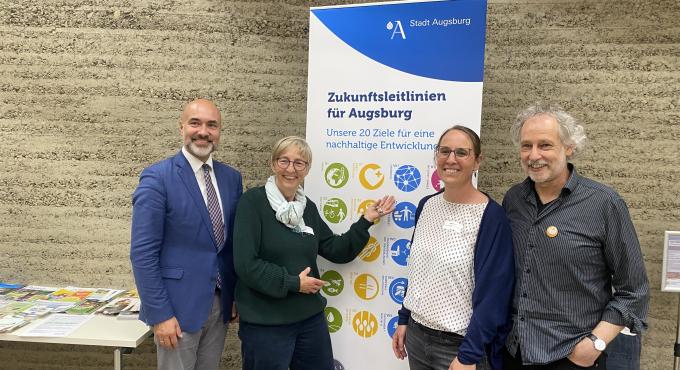 Referent Martin Schenkelberg, Stadträtin Sabine Slawik, BfN-Mitarbeiterin Wiebke Kieser und Dr. Norbert Stamm