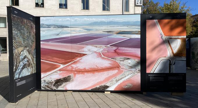 Ausstellung Terra Extract von Tom Hegen, Motiv: Salzgewinnung