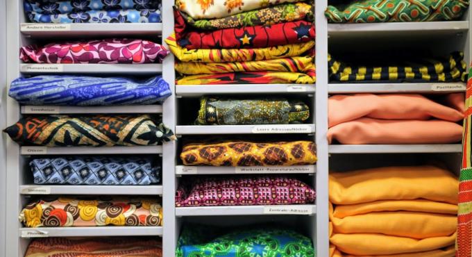 Juliet Donkare, Mode, Design, Afrika, Augsburg, Uganda, Bluse, Kleid, Schneiderin, Tänzerin, Afrikanisches Design, Fashion,