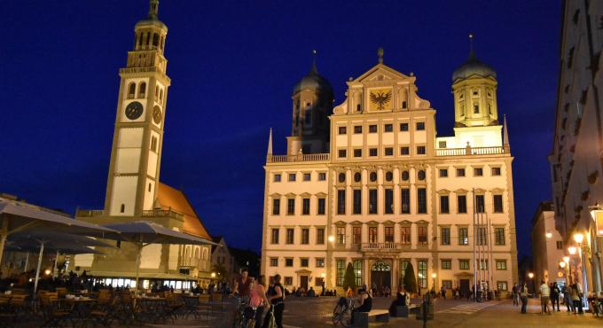 Rathaus, Rathaus Augsburg, Rathausplatz Augsburg, Augsburg bei Nacht, Rathaus Augsburg bei Nacht , Foto: Cynthia Matuszewski