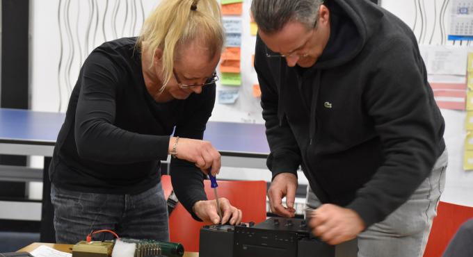Augsburg, Lebensraum Schwabencenter, Wohnzimmer im Schwabencenter, Elektroflüsterer, Foto Cynthia Matuszewski