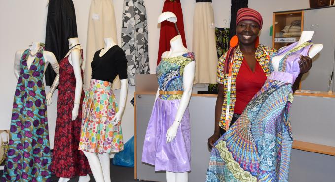 Juliet Donkare, Mode, Design, Afrika, Augsburg, Uganda, Bluse, Kleid, Schneiderin, Tänzerin, Afrikanisches Design, Fashion,