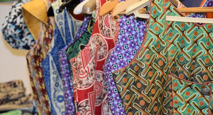 Juliet Donkare, Mode, Design, Afrika, Augsburg, Uganda, Bluse, Kleid, Schneiderin, Tänzerin, Afrikanisches Design, Fashion,