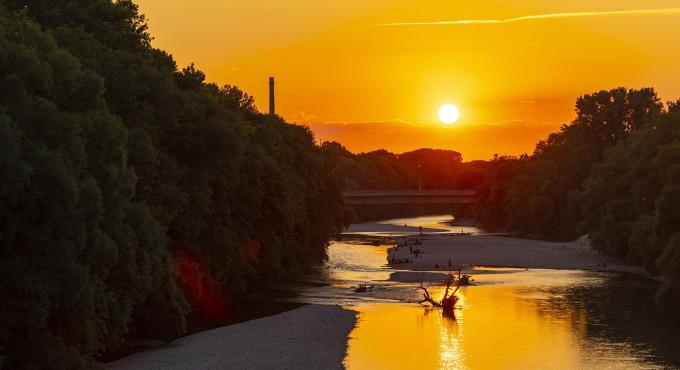 Lech, Augsburg, Foto: Norbert Liesz, Licca Liber, Renaturierung, Alpenfluss, Gebirgsfluss, Freier Lech, Sonnenuntergang,