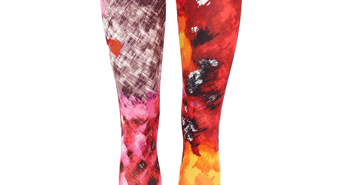 Diese Leggings von Mandala bestehen zu 90 % aus Repreve Recycled Polyester. Sie wurden aus 12 recycleten PET-Flaschen hergestellt. Zu kaufen z.B. bei glore in Augsburg.