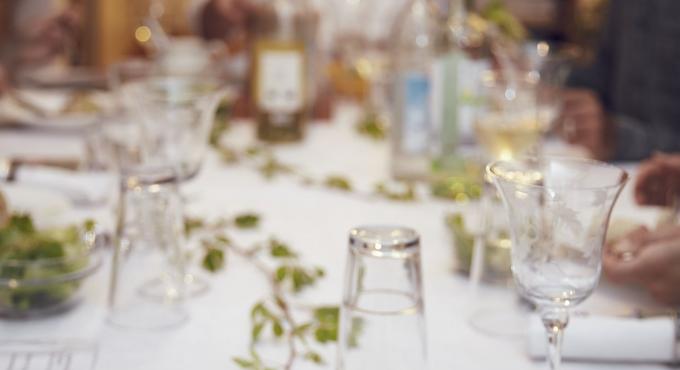 Genießen! Das Lifeguide-Team kocht für das Kochbuch "Augsburg kocht". Foto: Eda Zeh