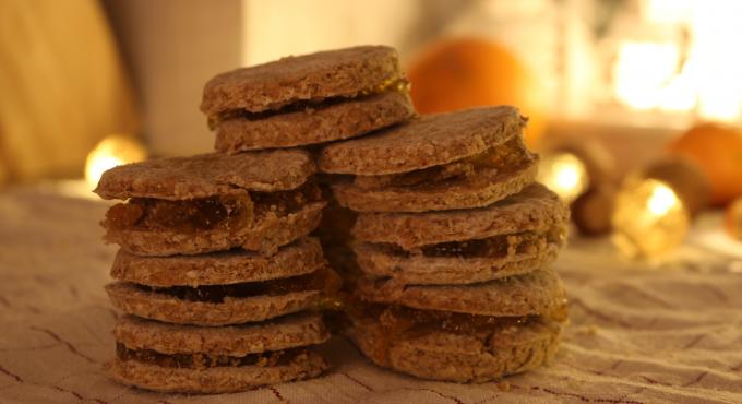 Plastikfreie Haferplätzchen mit Nüssen und Orangenmarmelade. Foto: David Blaettner