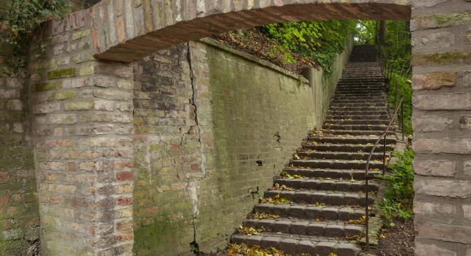 Roter Torwall, Augsburg, kostenloser Ort, Augsburg, Oase in der Stadt, Erholung, Ruhe, Grün in der Stadt, Kanal, Wasser, Kräutergarten, Foto: Norbert Liesz