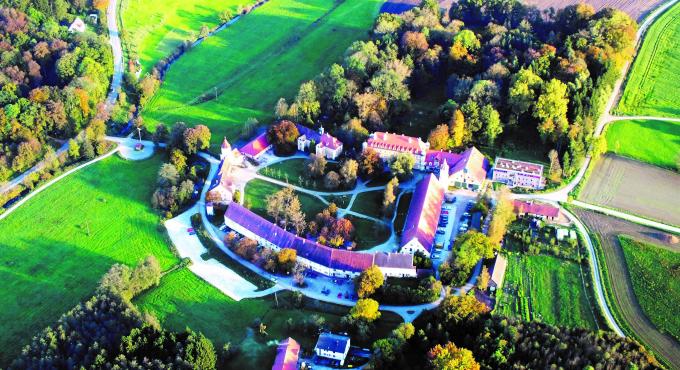 Schloss Blumenthal bei Aichach: Hotel, Biergarten, Tagungsstätte. Foto: Ernst A. Graf