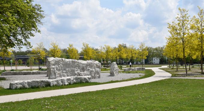 kostenlos, Sheridan Park, Augsburg, Lieblingsplatz, umsonst, Ruheplatz, Erholung, Entspannung, Ruhe, Kinderspielplatz, Basketball, Skateboard, Sandkasten, Klettersteine, klettern, Augsburg, Freizeit, Grüne Oase, Foto: Cynthia Matuszewski