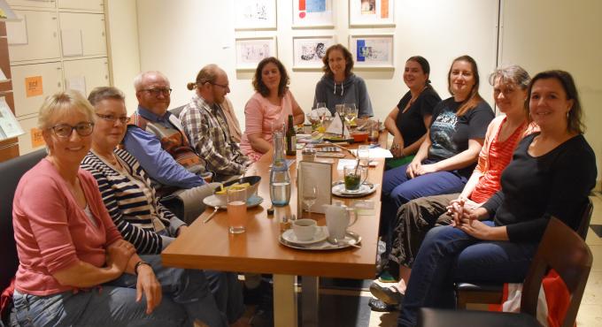 Der Stammtisch für plastikfreies Leben trifft sich jeden ersten Dienstag im Monat um 20.00 Uhr im Café Anna in Augsburg. Foto: Cynthia Matuszewski