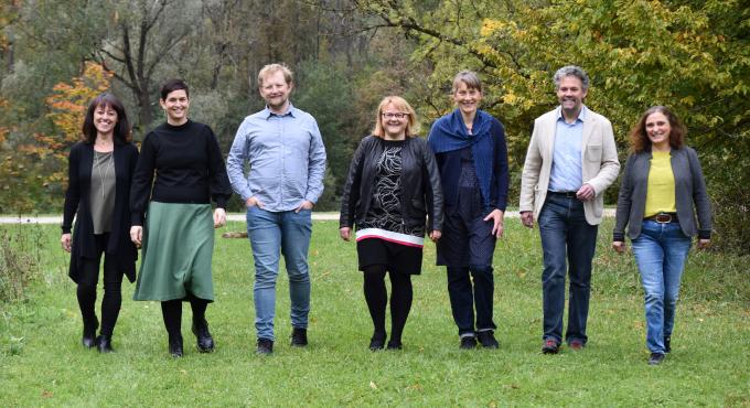 Das Team des liesLotte-Verlags in Augsburg. Das Unternehmen ist seit 2020 gemeinwohlzertifiziert. Foto: Cynthia Matuszewski