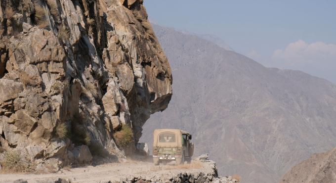 Weltreise, einszweifrei, Augsburg, öffentliche Verkehrsmittel, Sebastian Ohlert, Foto: Leonore Sibeth, Asien, Zug