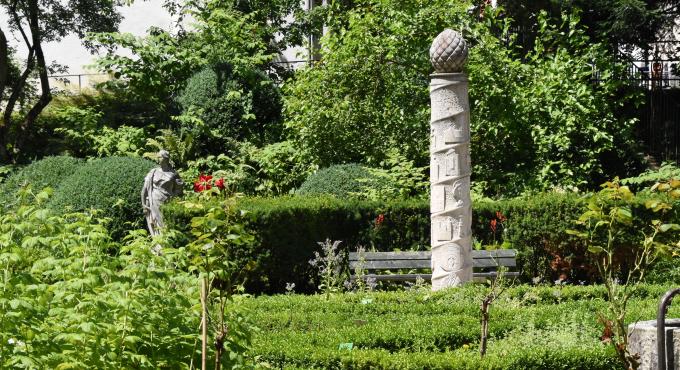 Das Augsburger Kräutergärtlein am Roten Tor - eine grüne Oase mitten in der Stadt. Foto Cynthia Matuszewski