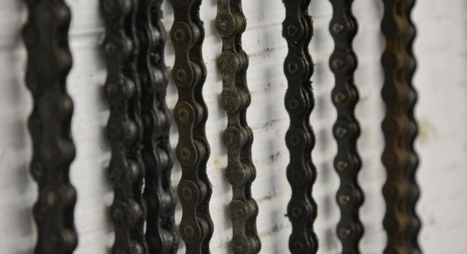 Fahrradketten, gesehen in der Bikekichen Augsburg. Foto: Cynthia Matuszewski