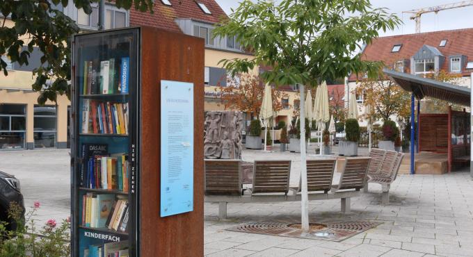 Literatur, Lesen, Leseratte, offener Bücherschrank, Bücher, Tauschen, Teilen, Zweites leben für Bücher, Kostenlos, Bildung