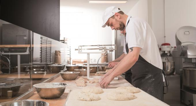 Im Cumpanum wird an Ort und Stelle gebacken. Alle Backwaren sind echtes Handwerk und mit biozertifizierten Zutaten hergestellt. Foto: André Heuck